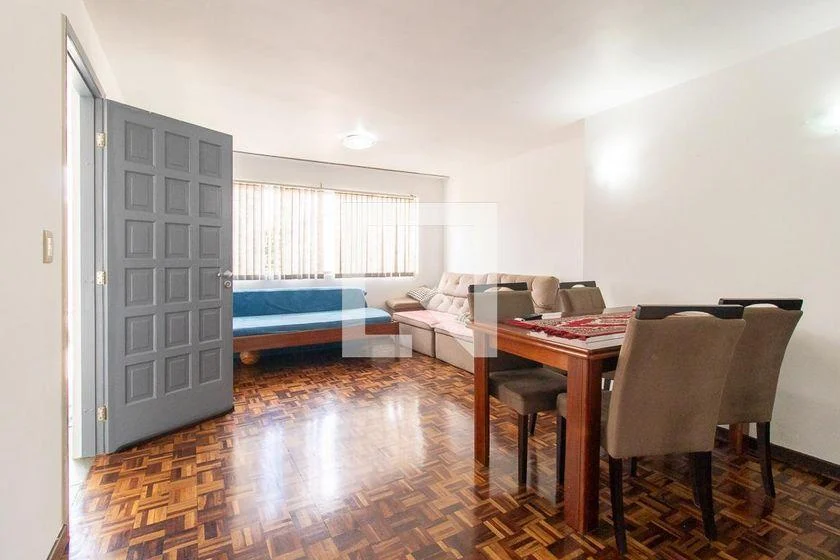 Casa para Aluguel – 3 Quartos (Mobiliada)