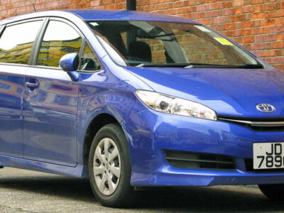 Toyota_Wish_in_Hong_Kong